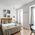 Castelo By Lisbeyond Apartment *