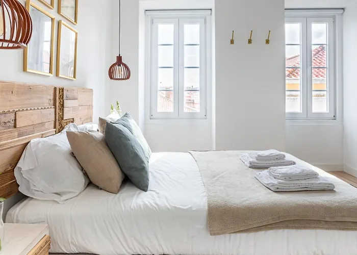 Castelo By Lisbeyond Apartment