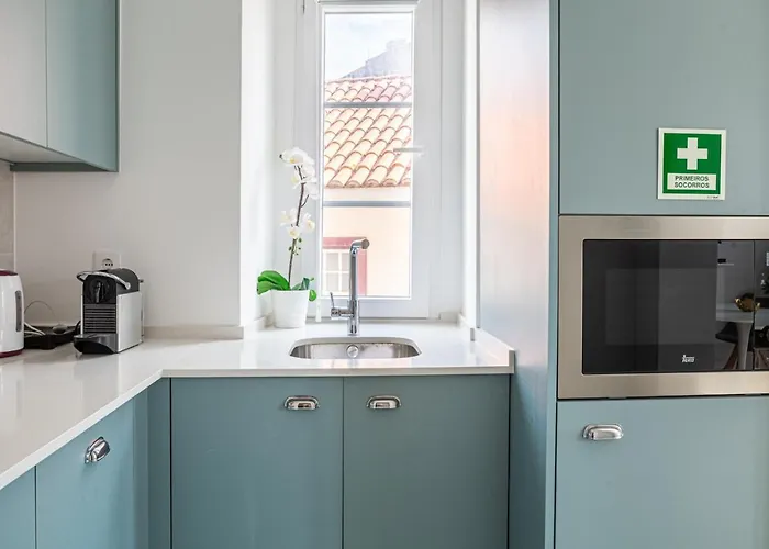 Castelo By Lisbeyond Apartment *