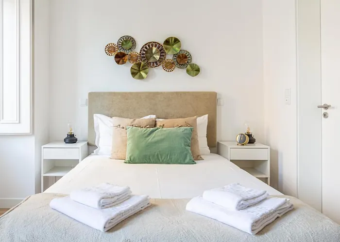 Castelo By Lisbeyond * Lisbon