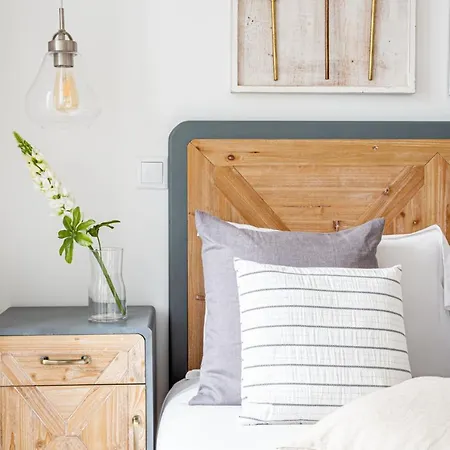 Castelo By Lisbeyond * Lisbon