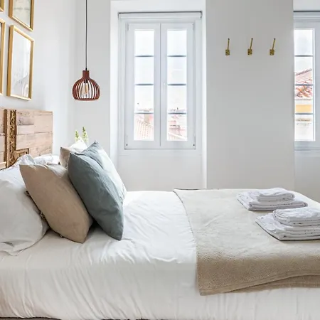 Castelo By Lisbeyond Apartment